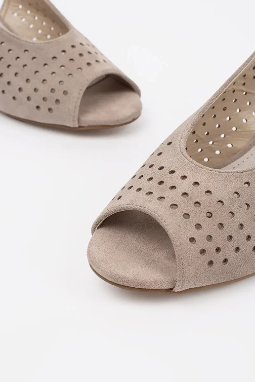 Sieviešu sandales ar papēdi sudraba...