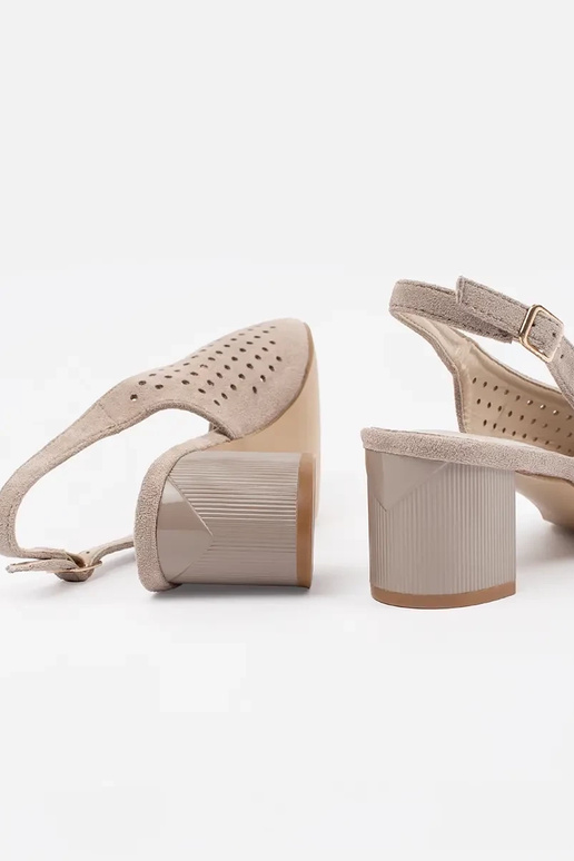 Sieviešu sandales ar papēdi sudraba...