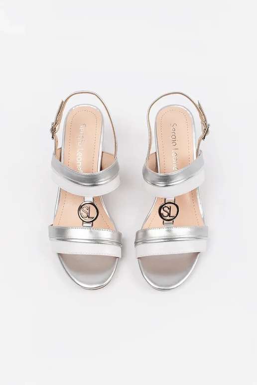 Sieviešu sandales uz augstpapēžu ar... Sieviešu sandales uz augstpapēžu ar...