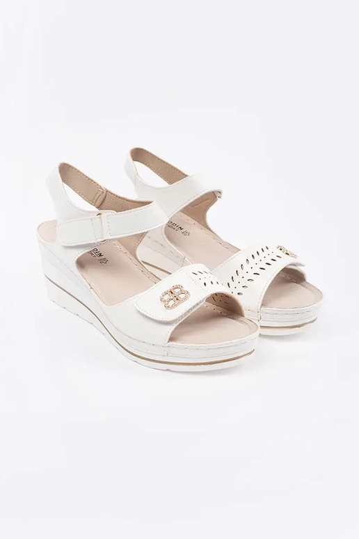 Baltas krāsas sandales uz pleca ar...