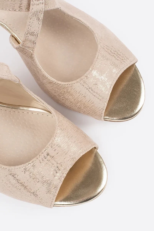 Zemas sneakers modeļu kurpes...