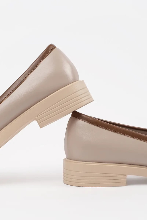 Smilšu krāsas eleganti sieviešu mokasīni Smilšu krāsas eleganti sieviešu mokasīni