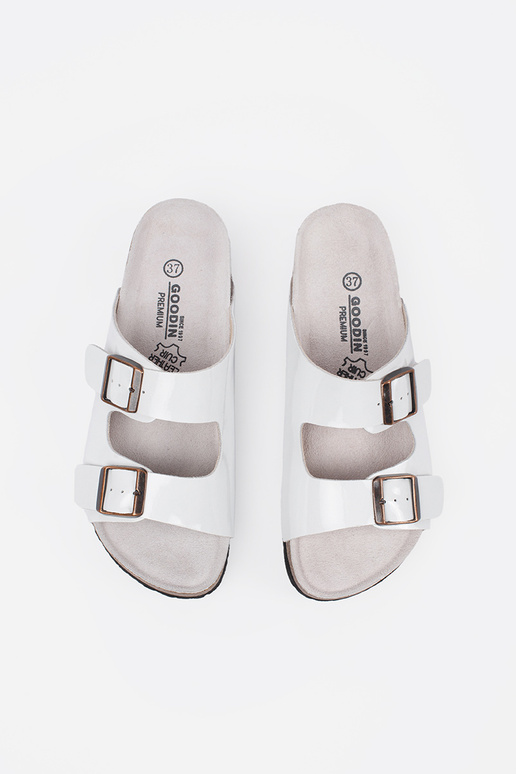 Baltas plakanas čības Baltas plakanas čības