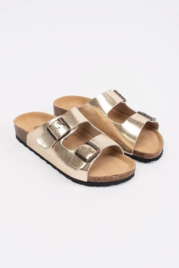 Zelta krāsas čības uz... 2