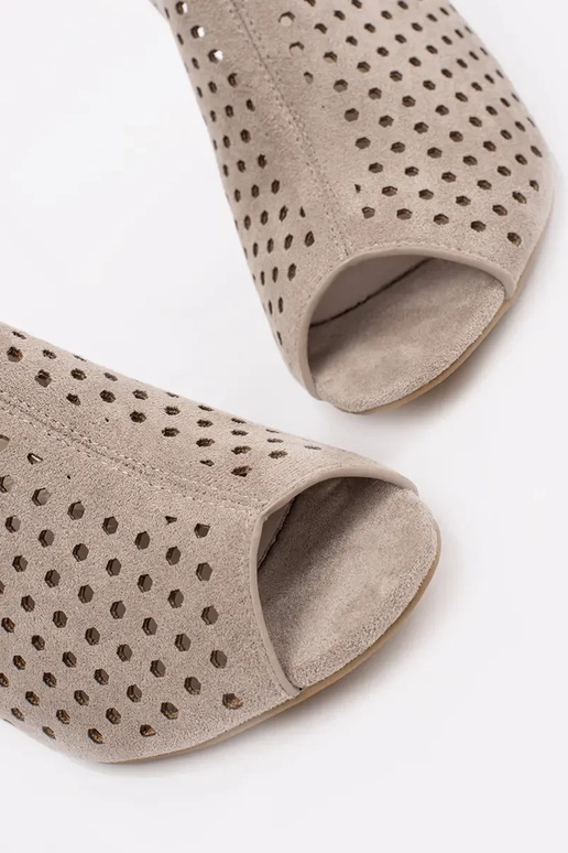 smilšu krāsas sandales ar papēžiem no...