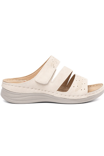 Čības uz zemas platformas...