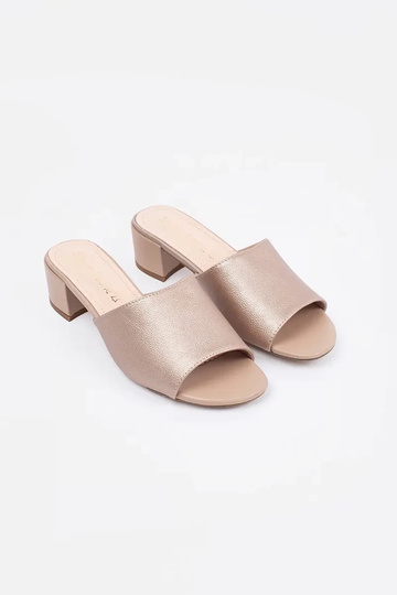 Smilšu krāsas čības uz... 2