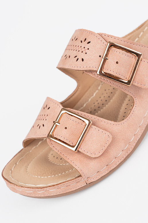 Sandalīši uz zemas platformas ar...