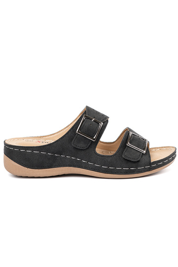 Sandalīši uz zemas...