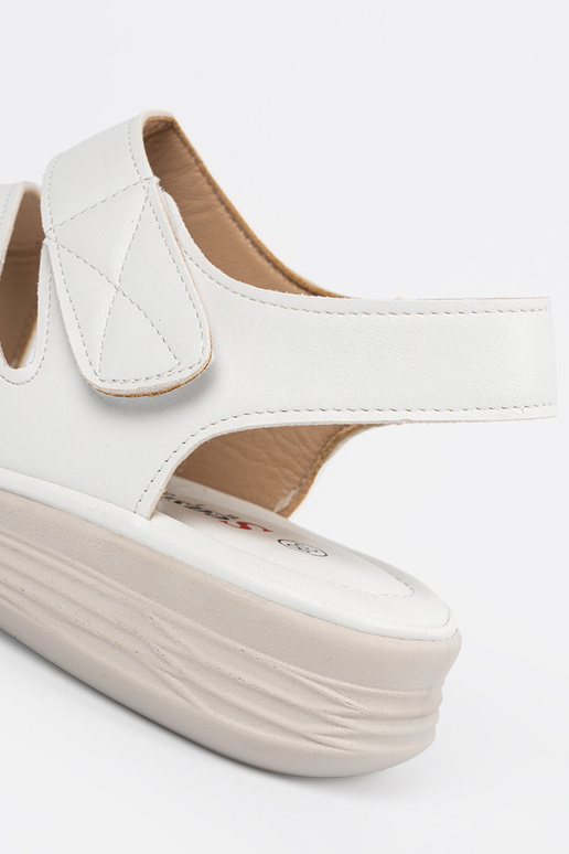 Sieviešu sandales ar lipīgām...