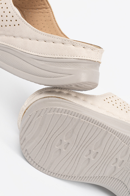 Ērtas čības ar aprīkojumu ziloņkaula... Ērtas čības ar aprīkojumu ziloņkaula...