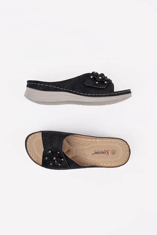 Melnas krāsas sieviešu čības uz bieza... Melnas krāsas sieviešu čības uz bieza...