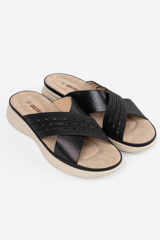 Čības ar platformu melnā krāsā Čības ar platformu melnā krāsā