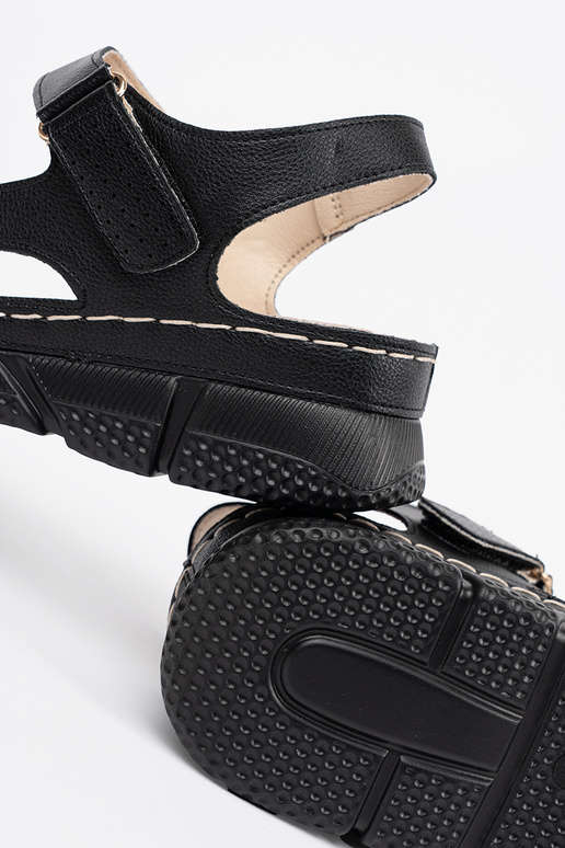 Melni klasiskie sandales sievietēm