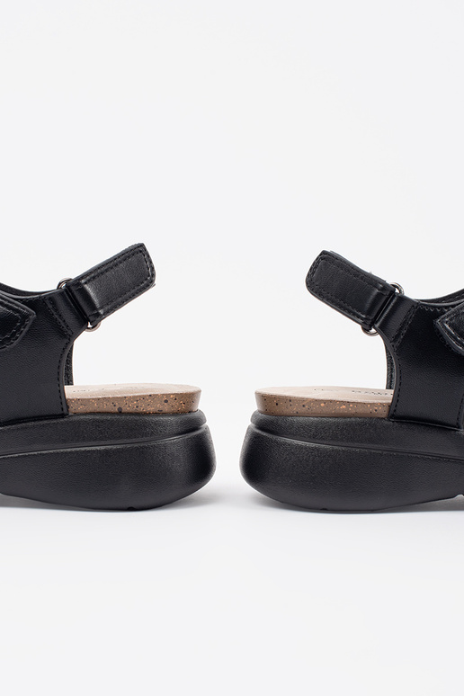 Ērti sandales sievietēm melnā krāsā Ērti sandales sievietēm melnā krāsā