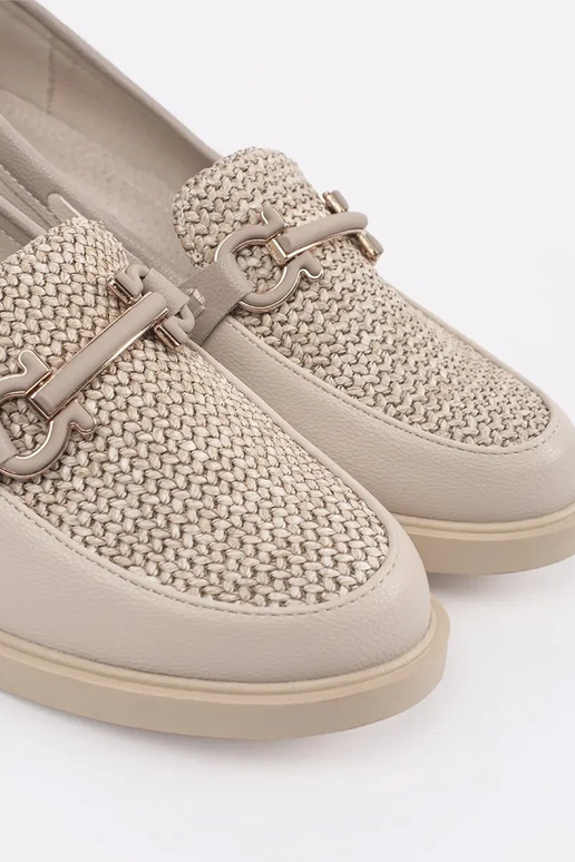 ziloņa kaula krāsas mokasīni ar ādas... ziloņa kaula krāsas mokasīni ar ādas...