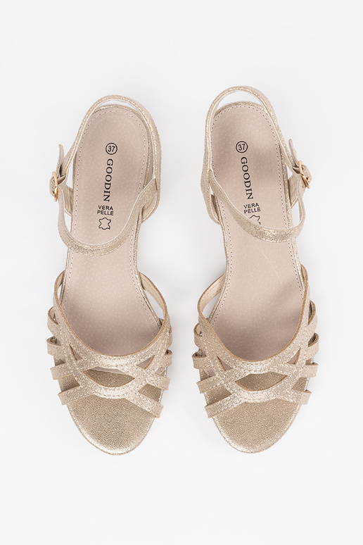 Sandales zelta krāsā