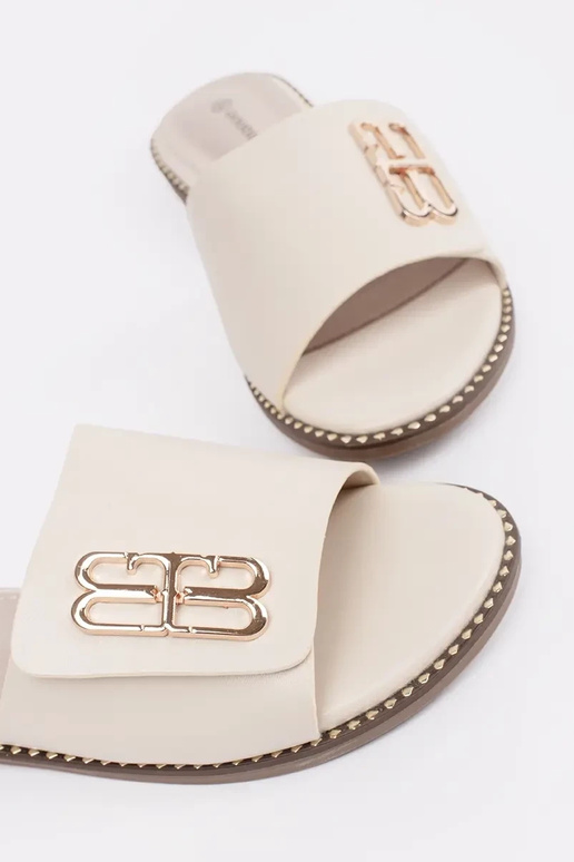 ziloņa kaula krāsas čības sievietēm... ziloņa kaula krāsas čības sievietēm...