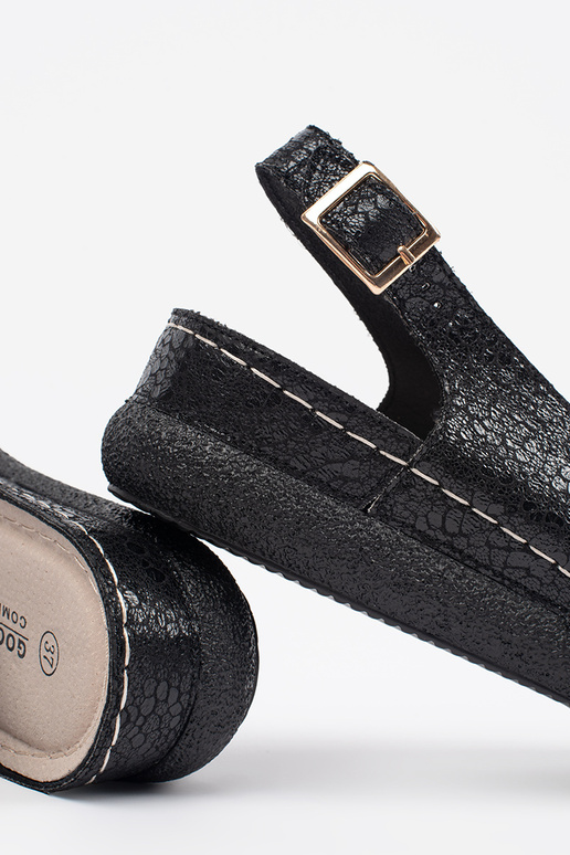 smilšu krāsas caurspīdīgi mokasinā smilšu krāsas caurspīdīgi mokasinā