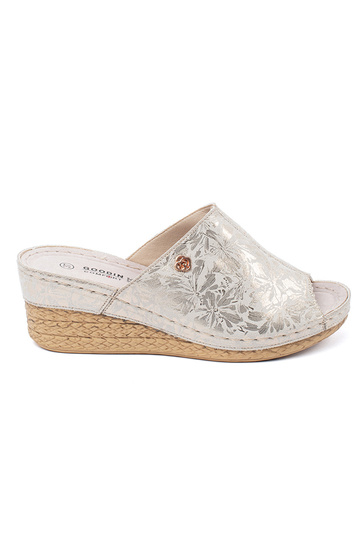 ziloņa kaula krāsas čības...