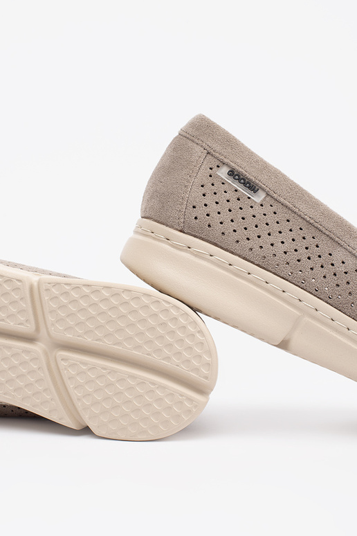 smilšu krāsas mokasinā