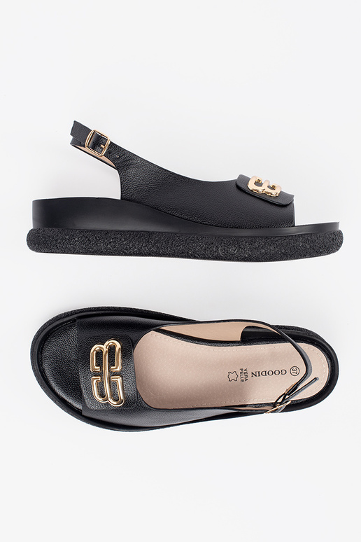 Plakanas melnas sandales ar dekoru