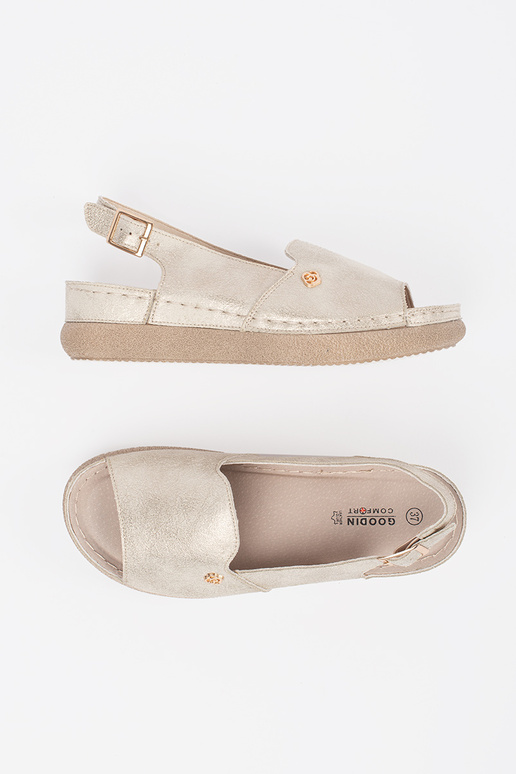 zelta krāsas sandales ar ādas ieliktni