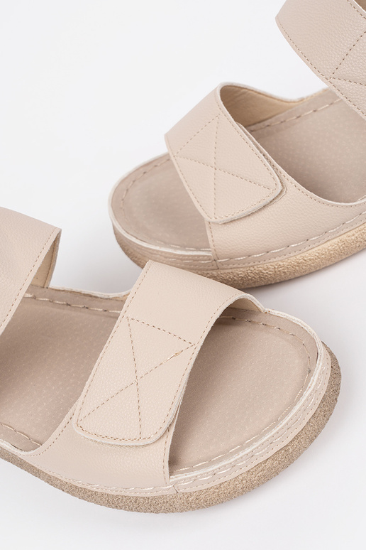 Dramblatkaulu krāsas sandales...