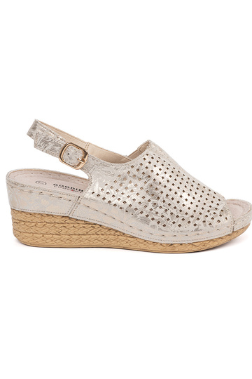 Smilšu krāsas sandales