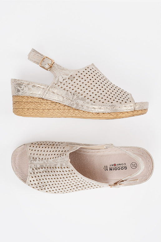 Smilšu krāsas sandales