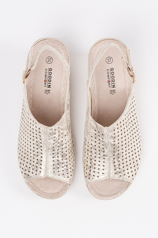 Smilšu krāsas sandales