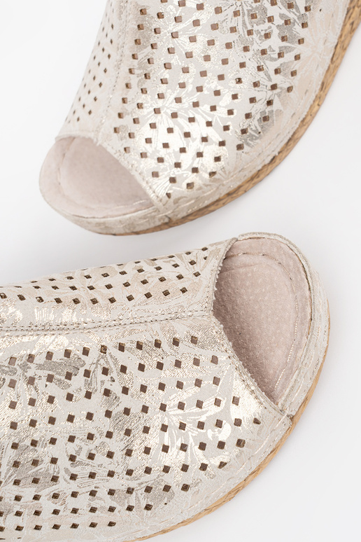 Smilšu krāsas sandales