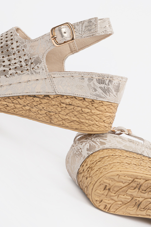 Smilšu krāsas sandales