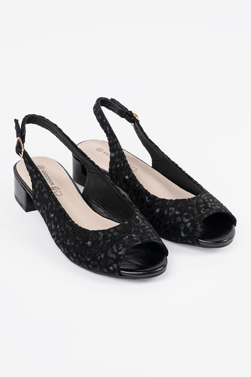 Melno krāsas sandales uz... 2