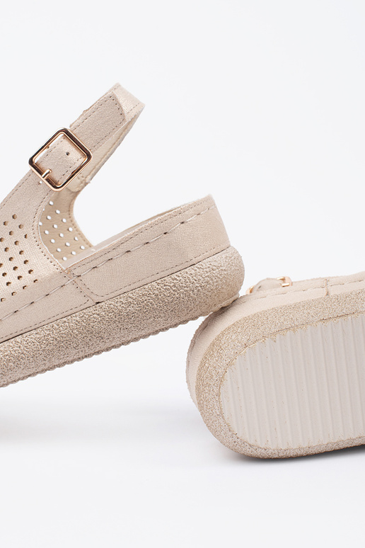 gaiši zelta ērti sandales