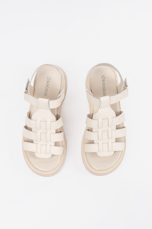 Smilšu krāsas sandales ar platformu...