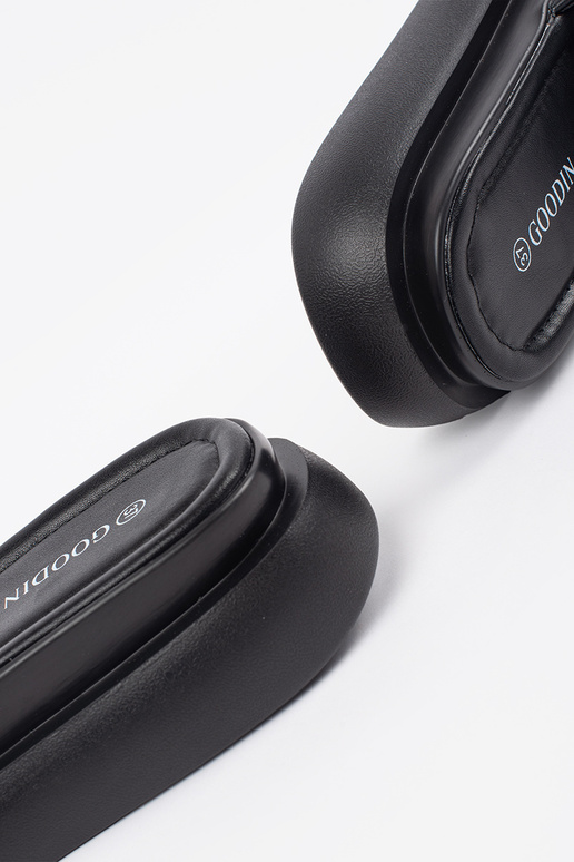 melnas krāsas ērti šļūcenes ar platformu