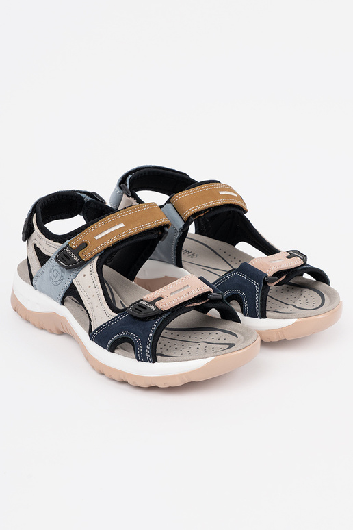 Dažādu krāsu sporta sandales