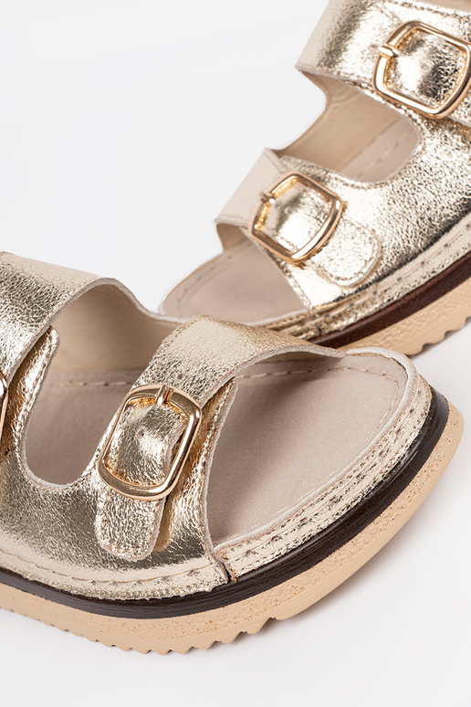 Aukstā krāsā sandales ar zelta...