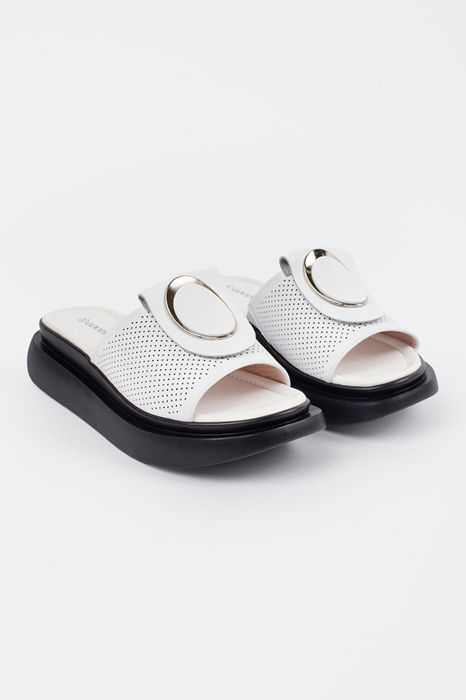 baltas-melnas krāsas ērti šļūcenes ar... baltas-melnas krāsas ērti šļūcenes ar...