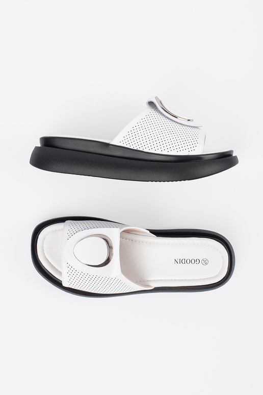 baltas-melnas krāsas ērti šļūcenes ar... baltas-melnas krāsas ērti šļūcenes ar...