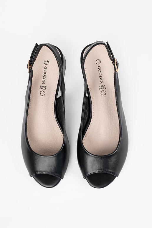 Melno krāsas eleganti sandales uz...