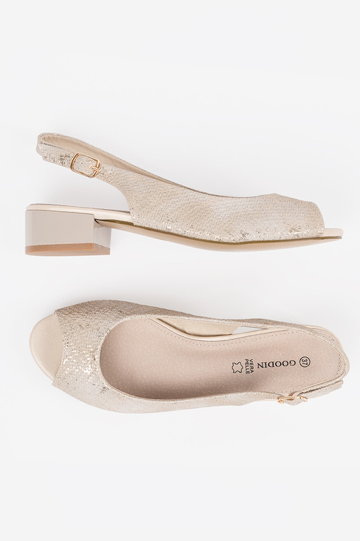 Smilšu krāsas sieviešu sandales uz...