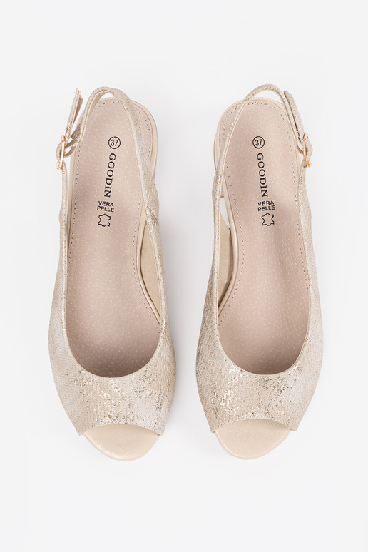 Smilšu krāsas sieviešu sandales uz...