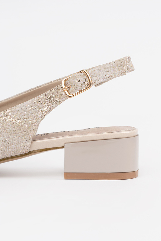 Smilšu krāsas sieviešu sandales uz...