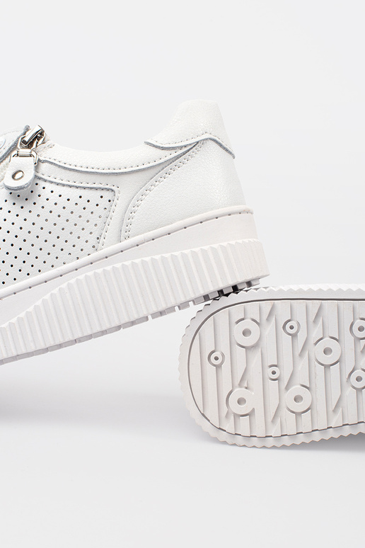 Baltu krāsas sneakers ar platformu no... Baltu krāsas sneakers ar platformu no...