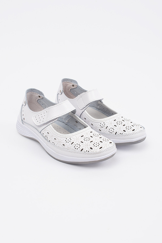 Ažūri sandales no ādas baltā krāsā Ažūri sandales no ādas baltā krāsā