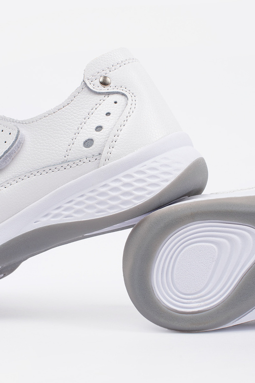 Ažūri sandales no ādas baltā krāsā Ažūri sandales no ādas baltā krāsā