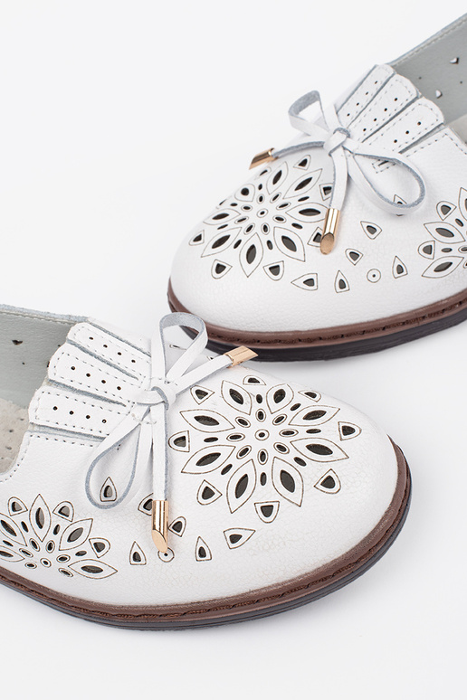 smilšu krāsas caurspīdīgi mokasinā smilšu krāsas caurspīdīgi mokasinā