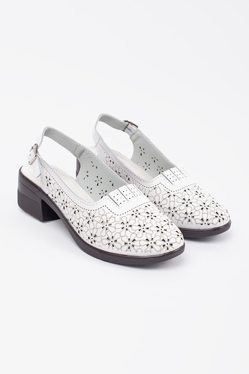 Baltu krāsas sandales uz... 2